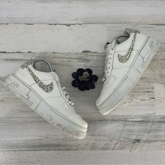Nike Air Force 1 Pixel SE Leopard White Leather Sneakers Size 10.5 - Picture 1 of 7